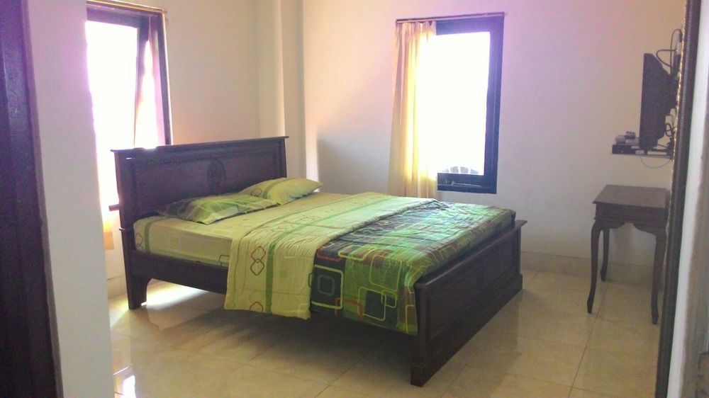 Oyo 586 Hotel Wijaya Kalasan Kültér fotó