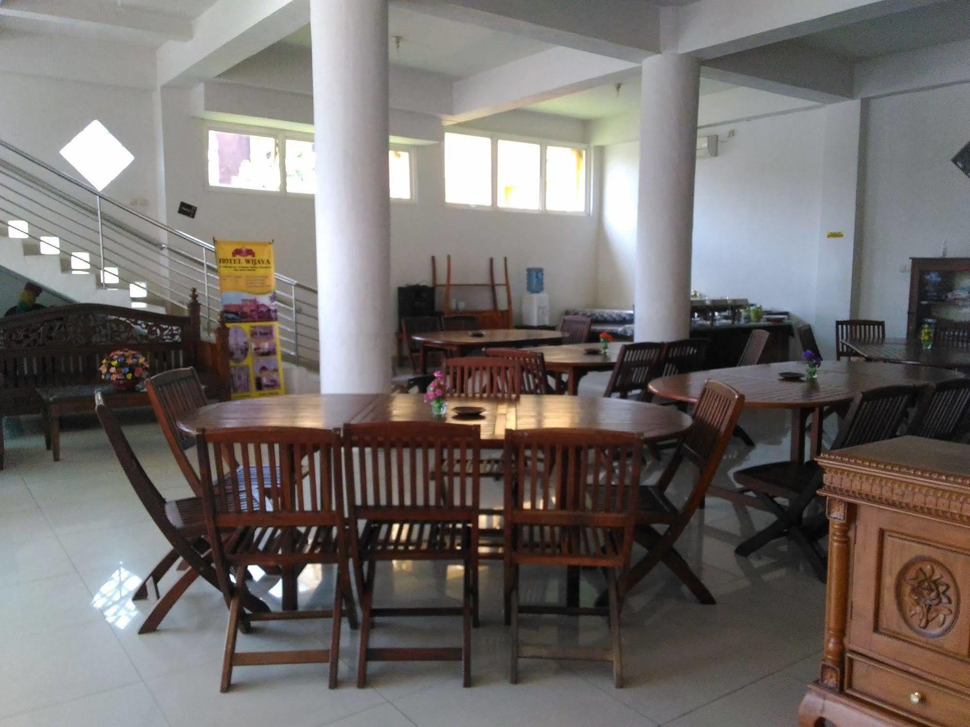 Oyo 586 Hotel Wijaya Kalasan Kültér fotó